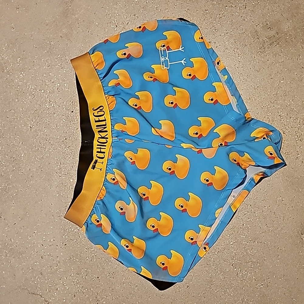 Chicknlegs Mens Size Medium, Rubber Ducky 2" Split Shorts.